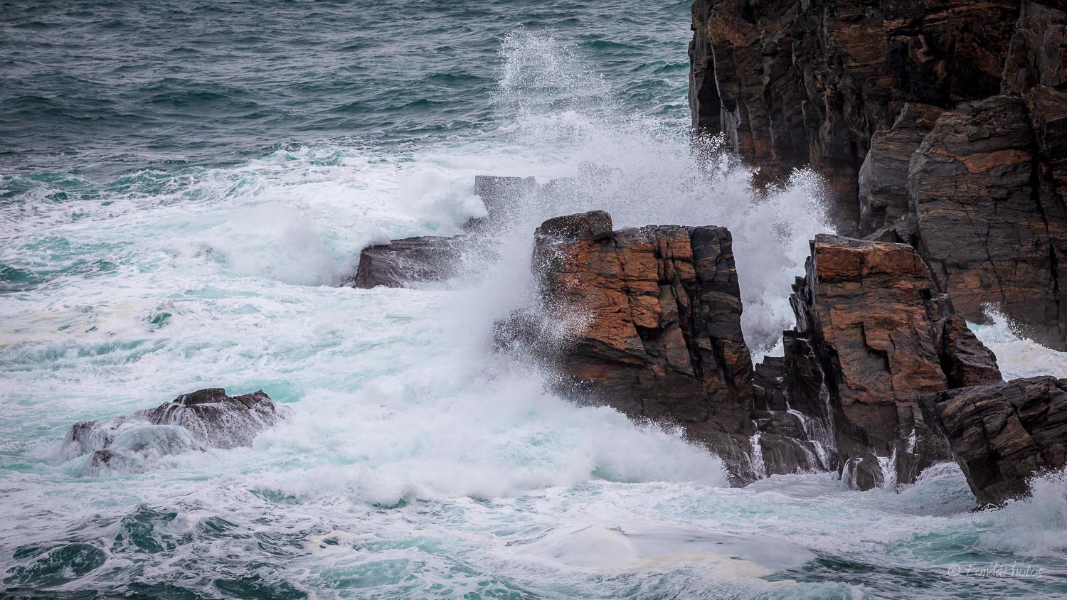 5DIV7850.jpg Lewis Island, west coast, rocks next to Stac a' Phris Arch
