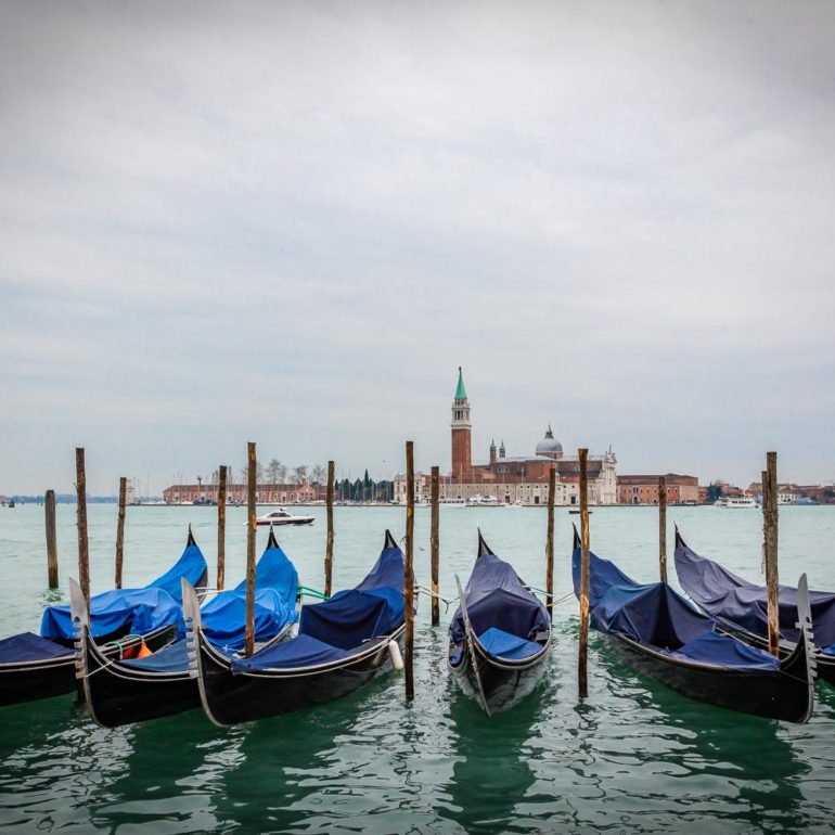 Gondoles sur le Canal de la Giudecca, Venise