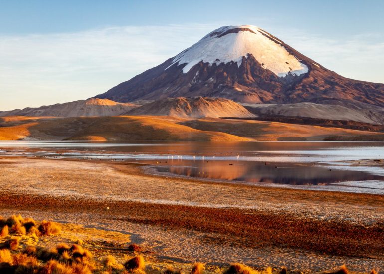 Lago Chungara and volcano Parinacota