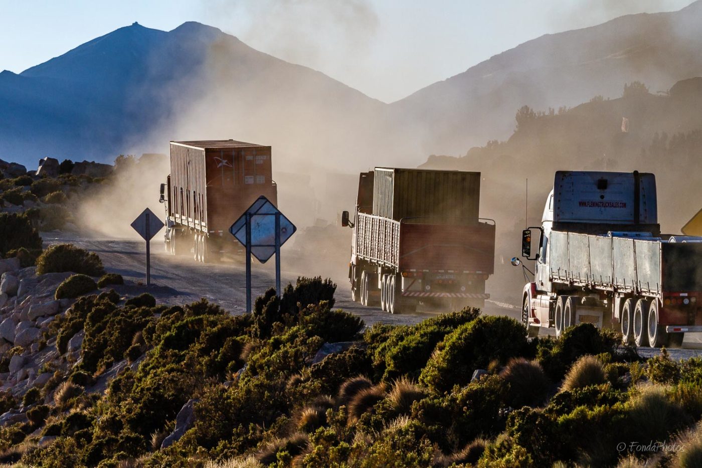 Camions sur la Route 11 en direction de la Bolivie