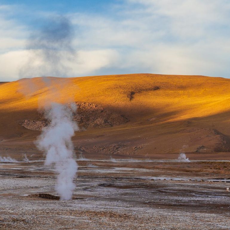 Geysers del Tatio, first rays of sun