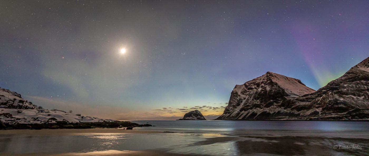 Northern lights, Vik beach, Lofoten