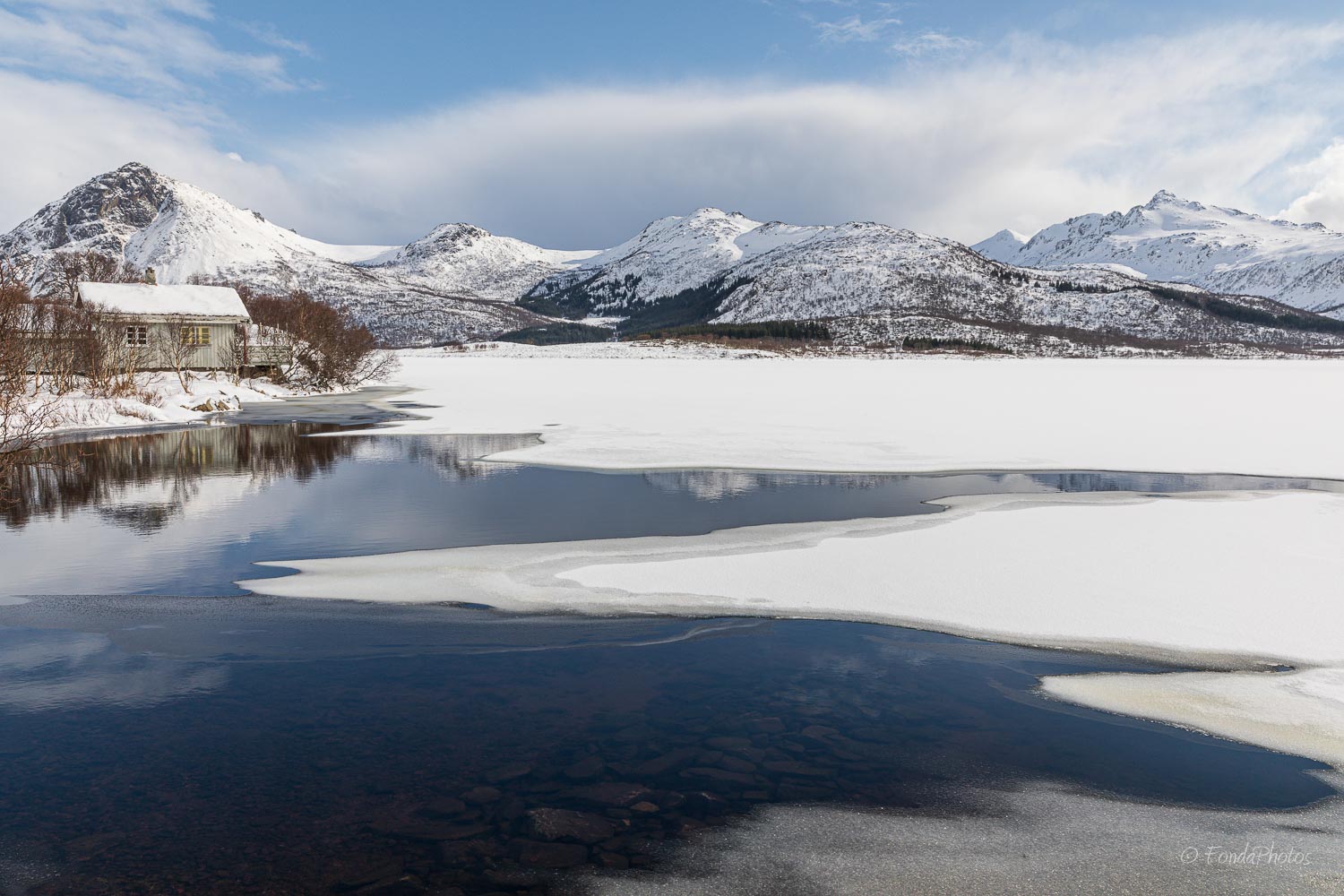 Cabin on Lilandsvatnet, Lofoten