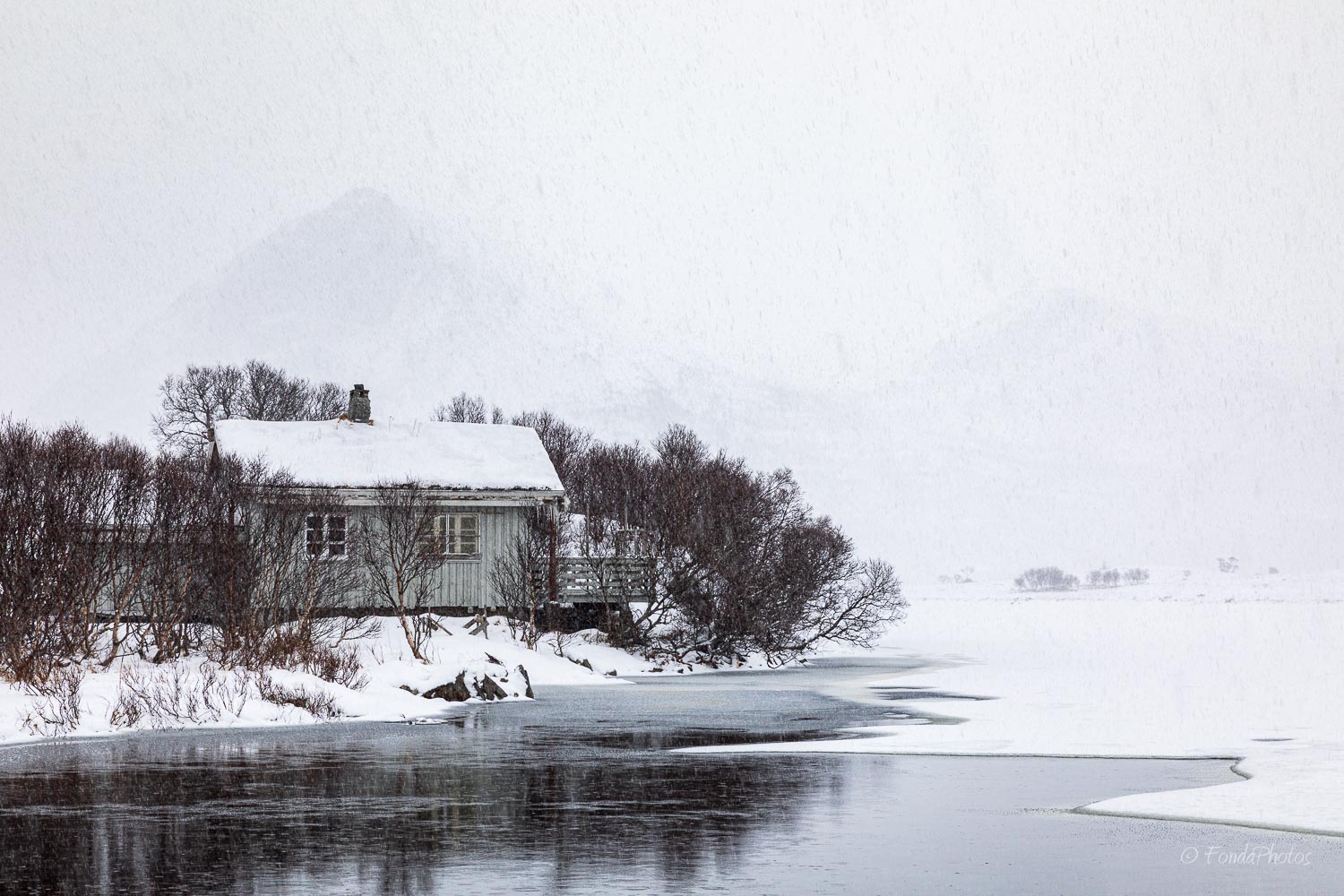 Cabin on Lilandsvatnet, Lofoten